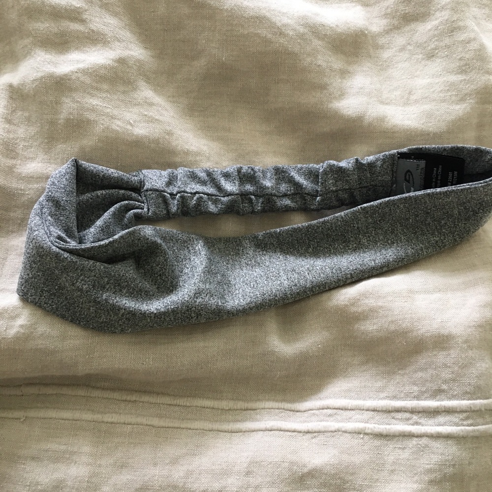 Gray headband.